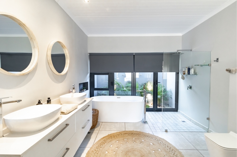 4 Bedroom Property for Sale in Middedorp Western Cape